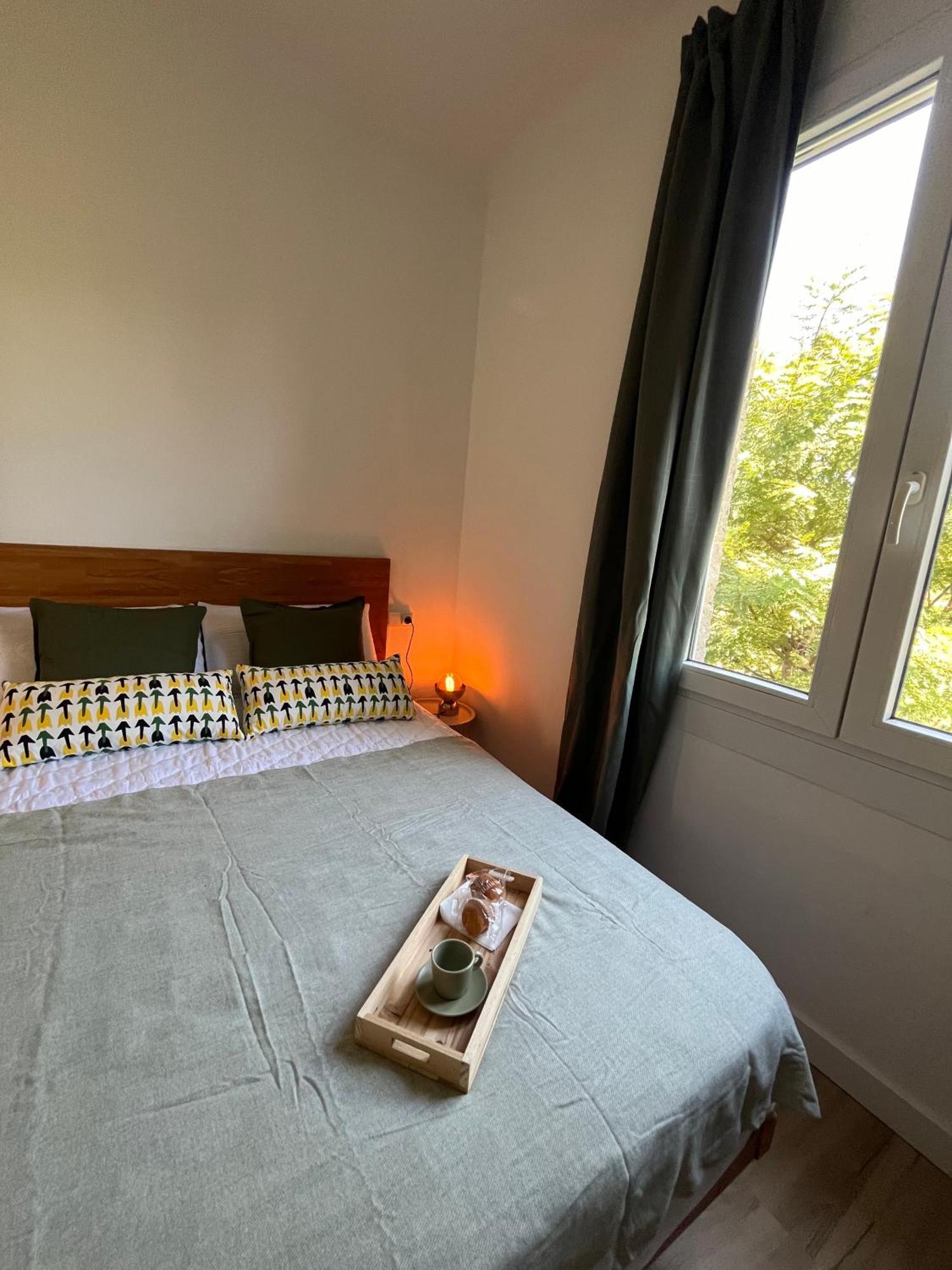 De La Madrona 1st Floor Easy Street Parking Apartment