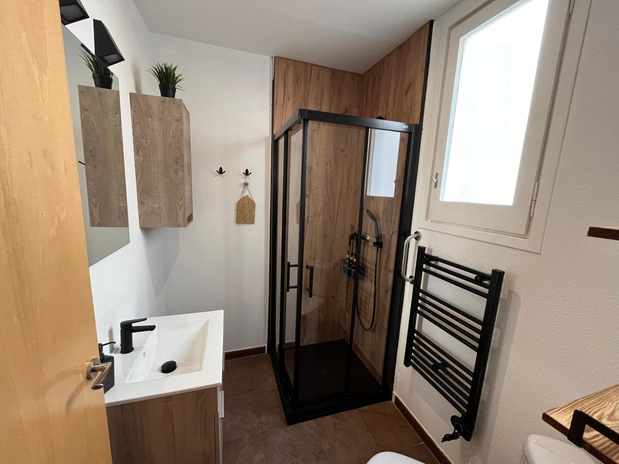 Apartment De La Madrona 1st Floor Easy Street Parking *